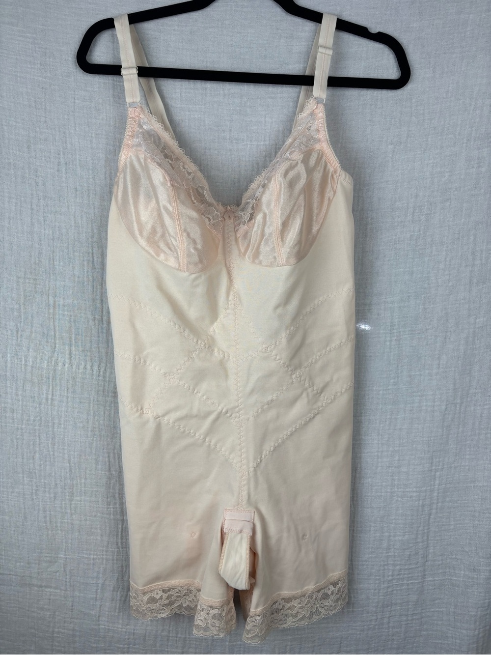 Vintage Smoothie Sculpting Full-Body Shape wear in Nude with Lace Details 40C